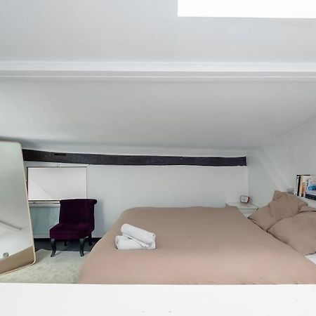 Appartamento Joli Duplex Au Coeur Du Marais Parigi Esterno foto