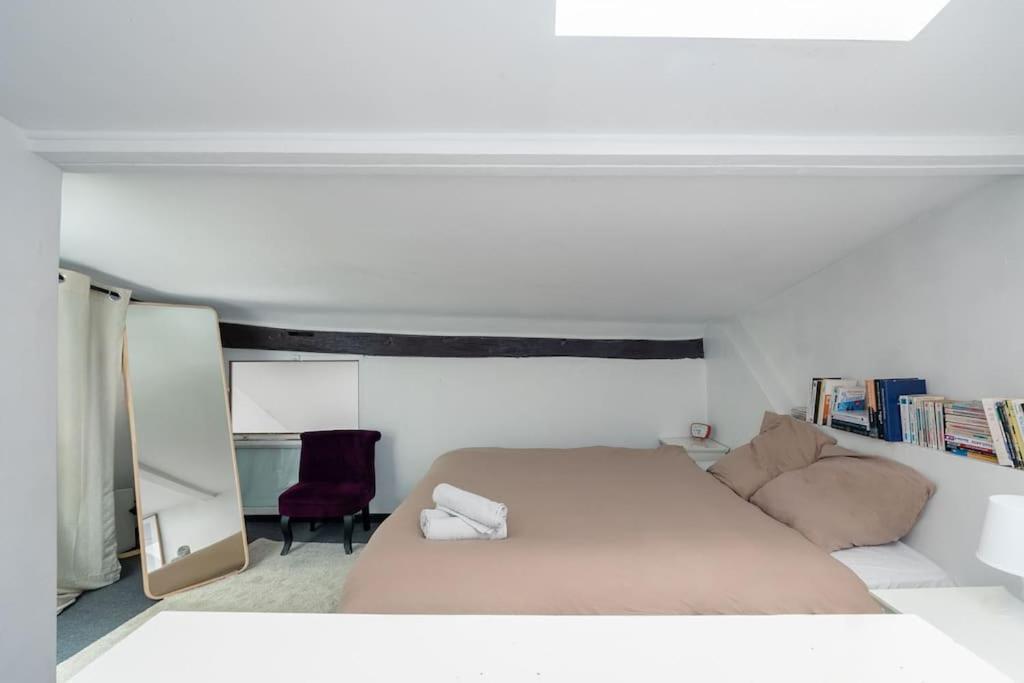 Appartamento Joli Duplex Au Coeur Du Marais Parigi Esterno foto