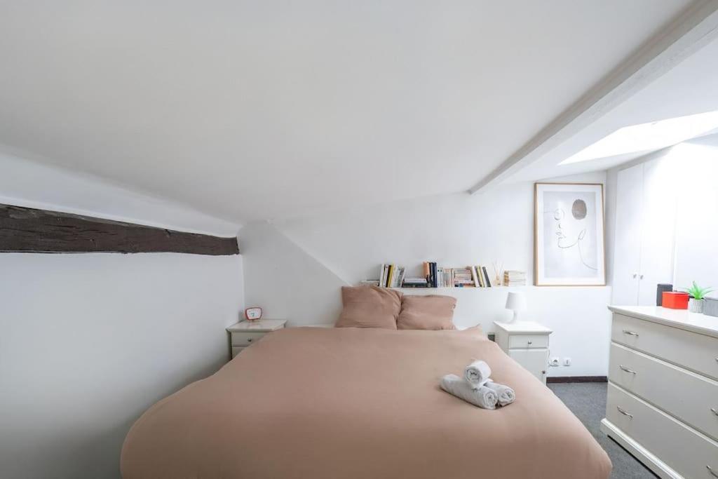 Appartamento Joli Duplex Au Coeur Du Marais Parigi Esterno foto