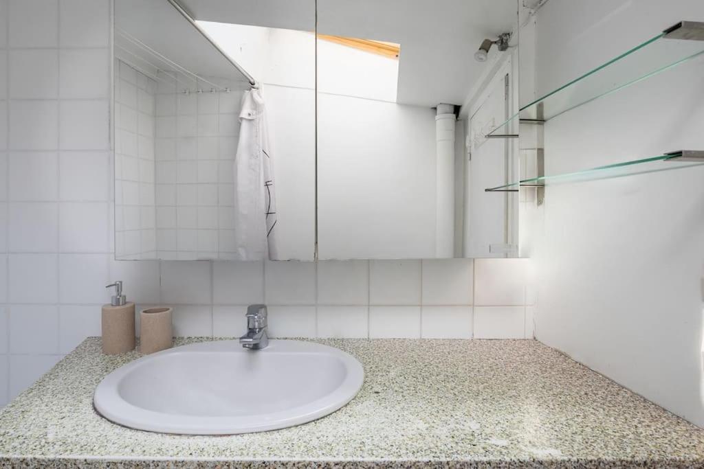Appartamento Joli Duplex Au Coeur Du Marais Parigi Esterno foto